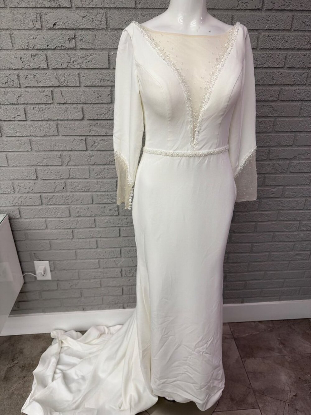 Boutique Illusion Neck Bridal Wedding Dress Size 6